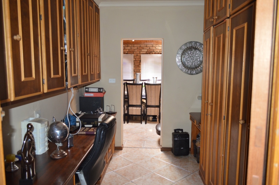 4 Bedroom Property for Sale in Flamwood North West